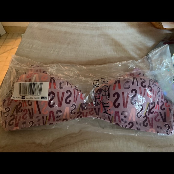 Bras - Picture 5 of 7